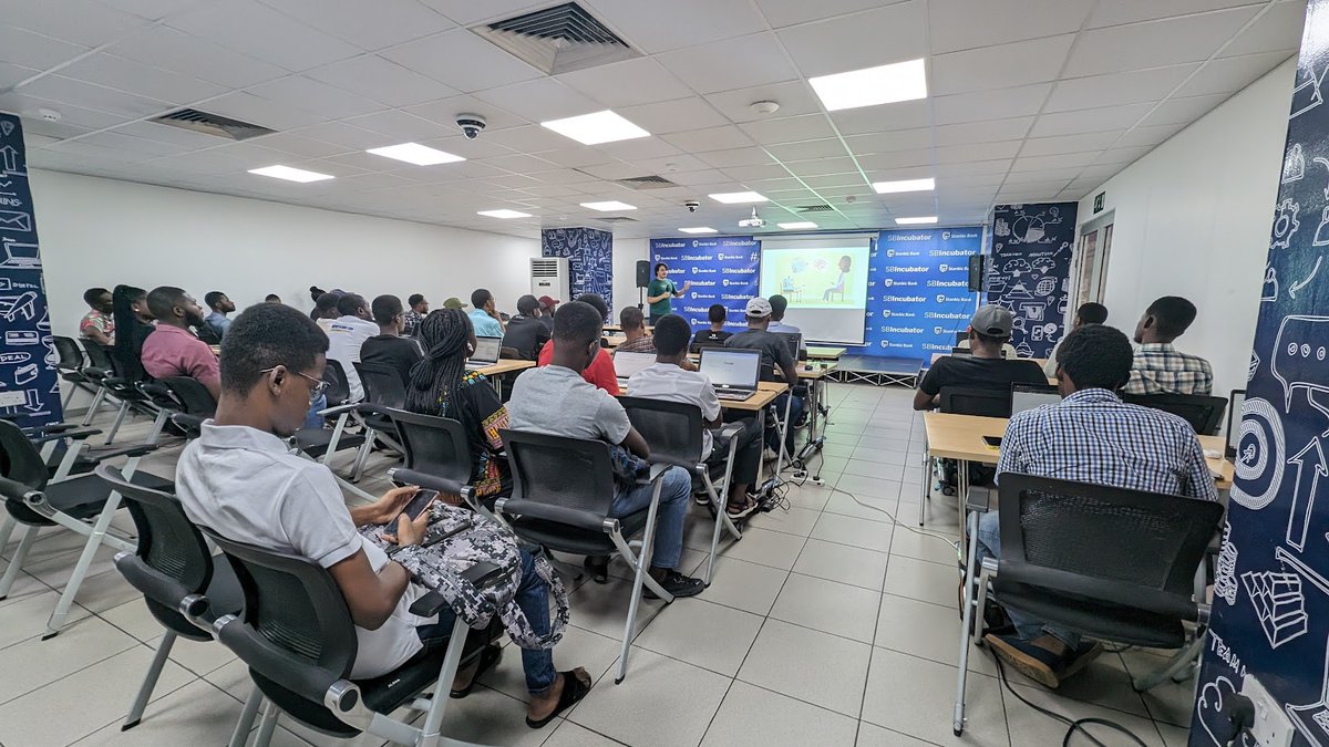 GDGAccra's tweet image. We hosted a successful #BuildwithAI event over the weekend, during which attendees gained knowledge about building with @Google&apos;s latest artificial intelligence and machine learning technologies.

Thank you, @SBIncubatorGH, for hosting us.
#GDGAccra #GDGSSA

PC📸: @kwekutech