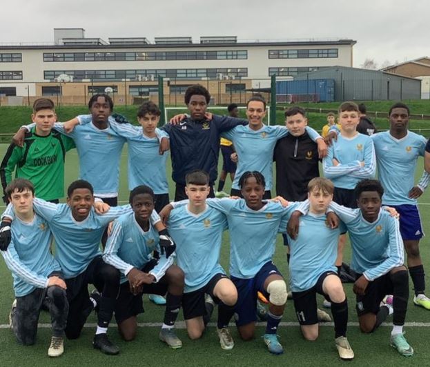 Congratulations to the Yr11 team who won the Yr10 v Yr11 Kyle Asquith Foundation Fixture. The final score was 4-2. Commiserations to a really confident & strong Yr10 Side who did themselves proud. A great game, with great energy & spectators! Well done to all involved.