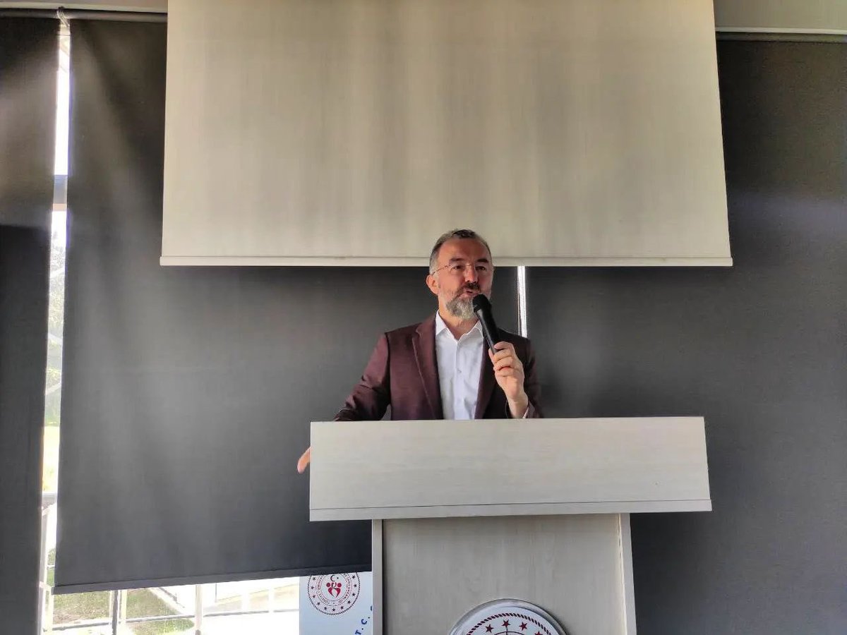 GSB_AdanaGM's tweet photo. 📍 Çukurova Üniversitesi Genç Ofis

Erdemli Gençlik ve Fikir Kulübümüzün, Prof.Dr. Fatih Yahya Ayaz’ın katılımıyla düzenlediği  “Modern Barbar Medenî 1: Gençliğin Kimlik Bunalımı” isimli panelimizi gerçekleştirdik.

#gsbgm 
#adanagm https://t.co/ELtgFB1osD