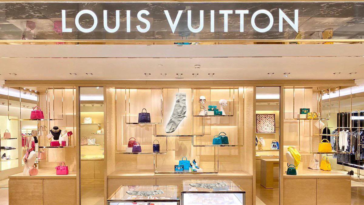 $SOCK this seasons’s Louis Vuitton best seller, brokies only look through the window please, keep hands off the glass