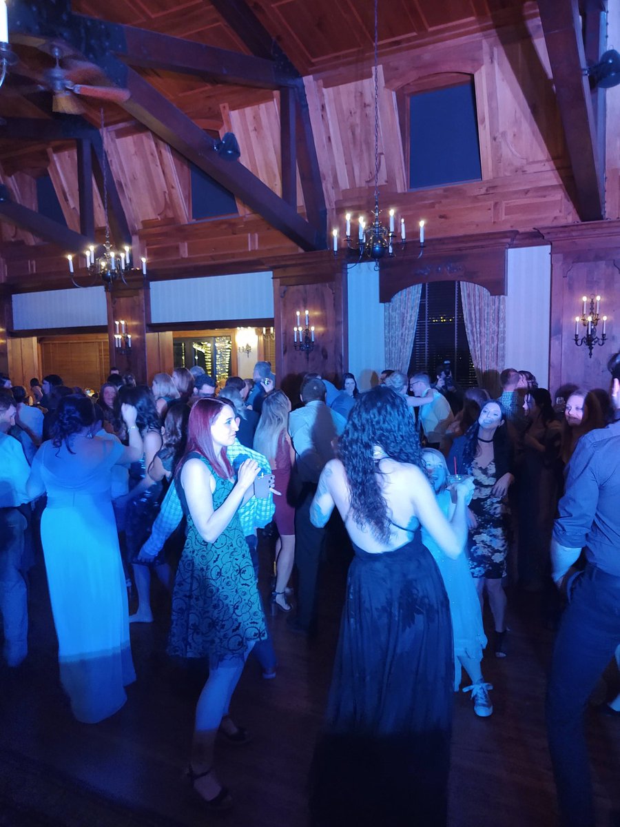 Filled dance floors are what I do! 

#happinessproducer #djlifechicago #djforhirechicago #chicagopartydj #djserviceschicago #bilingualdj #crowdmover #weddings2024 #2024wedding #weddingdj