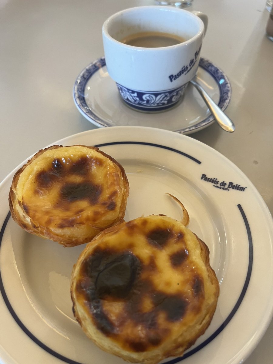 adolfogdc's tweet photo. Pastéis de Belém, el mejor pastel de nata portugués (egg custard tart) https://t.co/2MdMroVSXZ