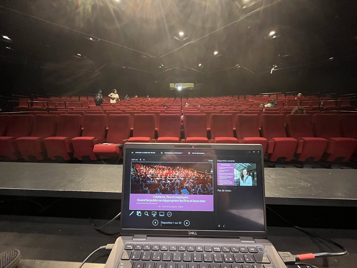 Je continue ma série de photos dans une salle de cinéma. Cette fois-ci, Masterclass au #Forumdesimages où nous avons parlé réappropriation des œuvres par les #publics et créations de #fans - une initiation tout en douceur aux #fanstudies !