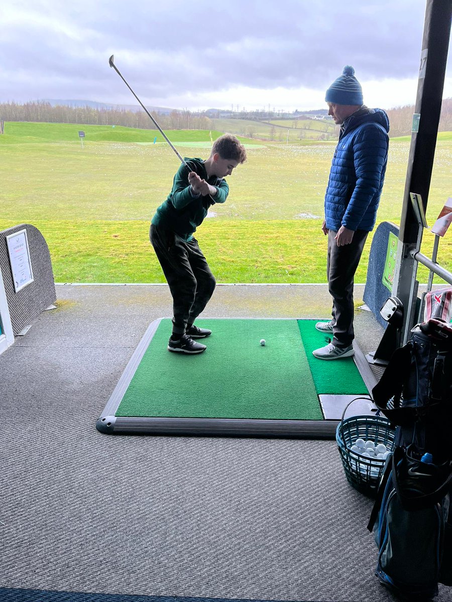Great to see the pupils working on their golf with Head pro Colin Fisher & thanks to the parents for taking the pupils to Great Western Golf ⛳️