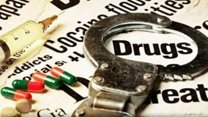 Drugs 3.25 Crore Ka 16 Kg Baramad Kiya Mumbai Police ANC Unit Ne 1 Month Me, 12 Arrested

Read Full News: bit.ly/3x6e7x8?wpwaut…

#ANCUnit #antinarcoticscell #Arrested #DrugBust #DrugEnforcement #DrugSeizure #drugtrafficking #MumbaiPolice