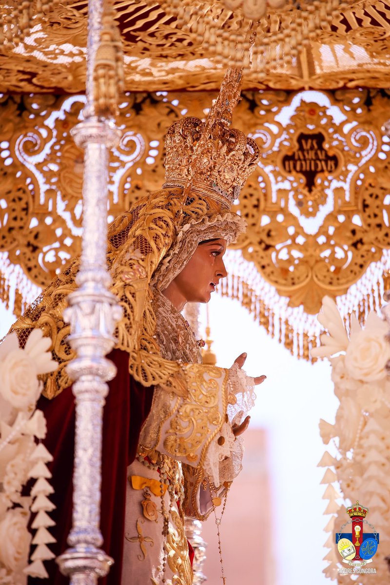 LUNES SANTO

Las cruces vividas con amor se convierten en rosas. 

#poligonodesanpablo #SanPablo24 #SSanta24