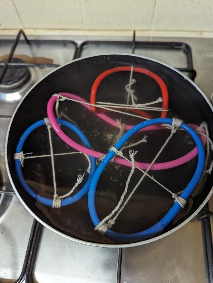What's going on here? It's not lunch!
What do you think these props are going to be once they are done cooking?
Intrigued? Join us on the 5th of April! 
Details below.
#EdinburghScienceFestival #EdSciFest