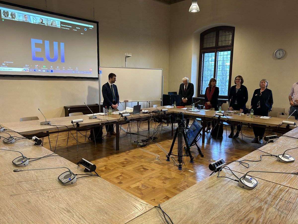 Congratulations to Dr Niall Coghlan on the award of the @eui_law PhD. Niall’s research focused on the EU prohibitions of eugenics, reproductive cloning, and heritable genome editing. A jury member said the work brings a unique contribution to the « history of EU biolaw ».