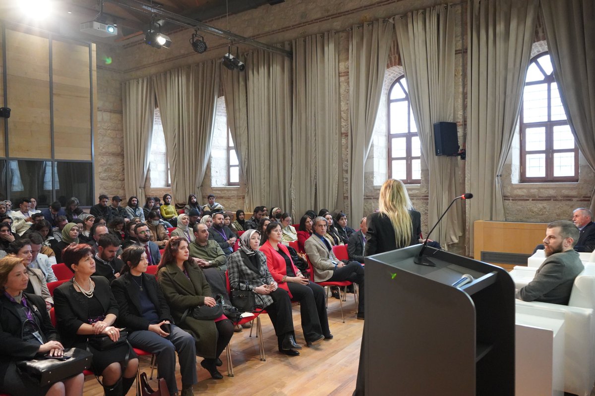 KTBKYGM's tweet image. 🎙️ Doç. Dr. Semanur Öztemiz, &quot;Kütüphanelerde Bilgi Güvenliğinin Önemi&quot;
🎙️ Atıl Samancıoğlu, &quot;Yapay Zekâ Çağında Bilgi Güvenliği&quot; #YZ_Kütüphane #FutureOfLibraries