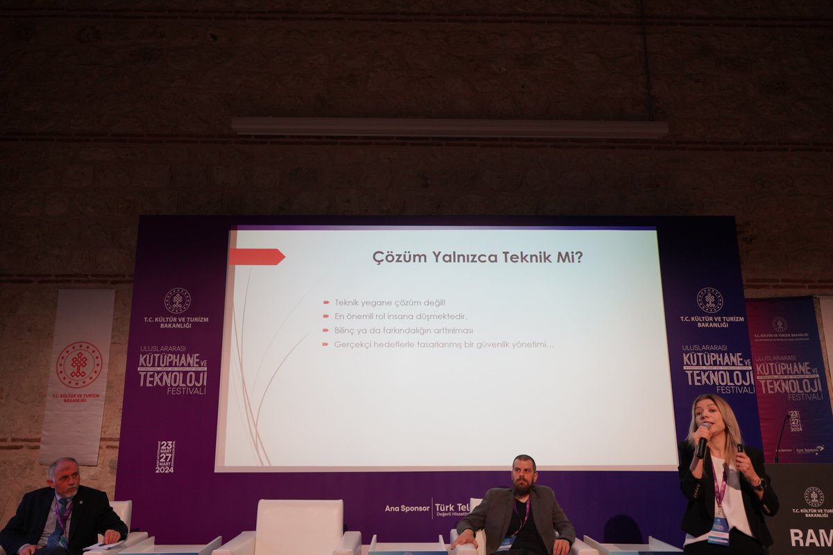 KTBKYGM's tweet image. 🎙️ Doç. Dr. Semanur Öztemiz, &quot;Kütüphanelerde Bilgi Güvenliğinin Önemi&quot;
🎙️ Atıl Samancıoğlu, &quot;Yapay Zekâ Çağında Bilgi Güvenliği&quot; #YZ_Kütüphane #FutureOfLibraries