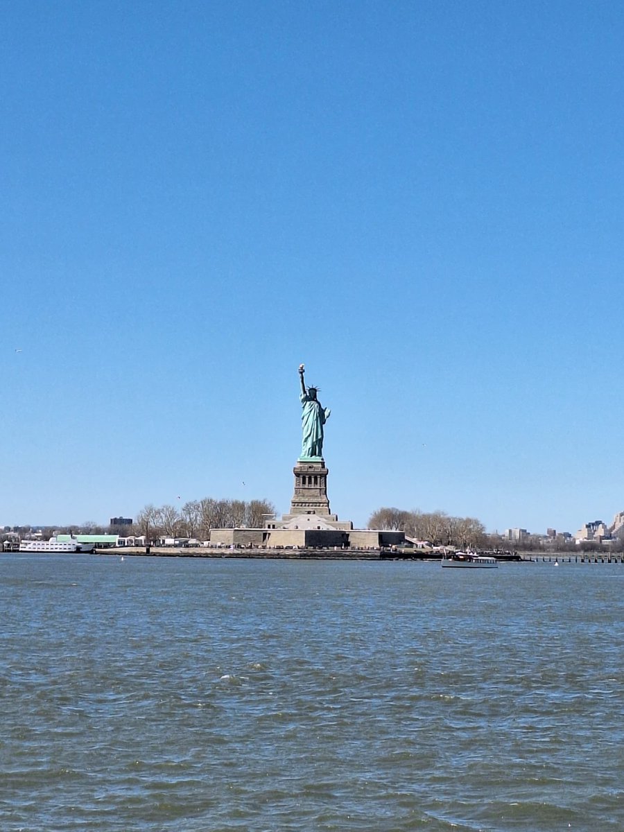 CHCSExpressArts's tweet image. The pupils had a busy day experiencing the 9/11 Memorial Museum, Freedom Tower and the Statue of Liberty. After a long day walking, the pupils welcomed the relaxing trip on the Staten Island Ferry! ⛴️ 🗽🇺🇸
@CefnHengoed