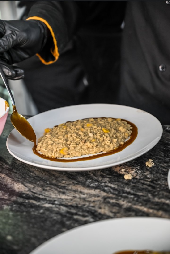 Chef__Segra's tweet photo. Palm-Oil Seared Fish/Ukwa Risotto/Ofe Onugbu sauce
.
.
.

#chefsegra #chefblaze #palmoilsearedfish #searedfish #fish #ukwa #ukwarisotto #risotto #ofeonugbu #ofeonugbusauce #chef #foodie #foodporn #finedining #afrofusion  #dinner  #plating #platingfood #explorepage #explore https://t.co/g2VazupiGL