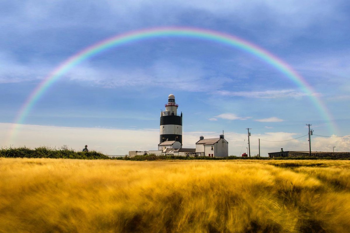 Mighty cliffs, swirling seas, & a beacon of history await at @hooklighthouse 🙌🏻 Visit Ireland's oldest working lighthouse and immerse yourself in centuries of maritime heritage. 🌅✨ Tap that link below now 📲 bit.ly/3TRU6mW 📸 dublincityshots [IG] #KeepDiscovering