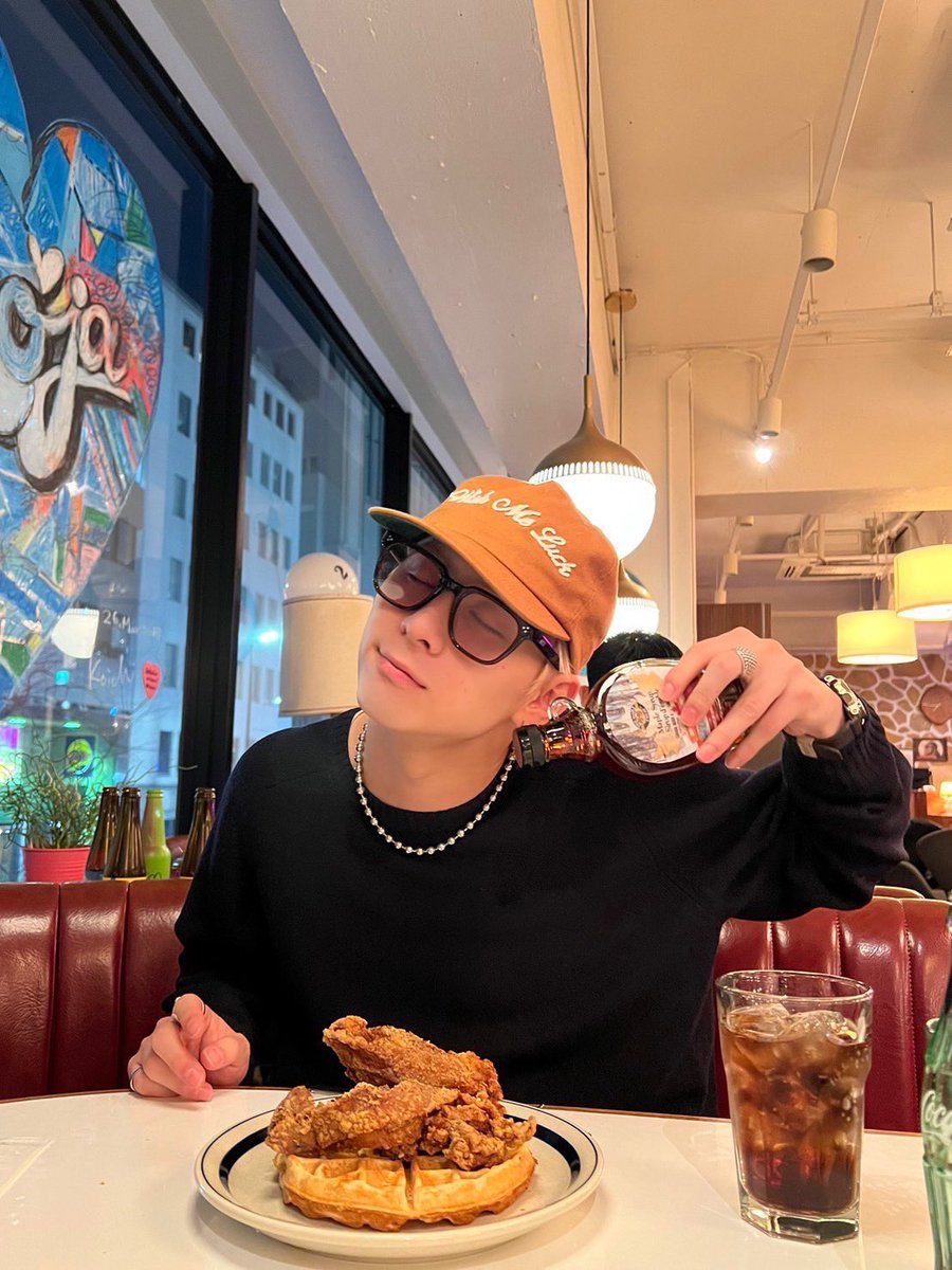 GJiL9wfaQAIkH6F.jpg?format=jpg