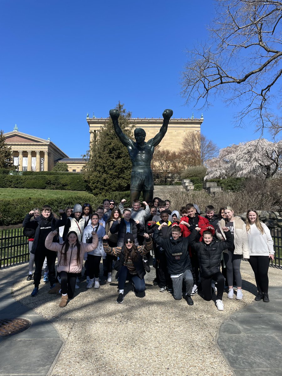 CHCSExpressArts's tweet image. The pupils were finally able to run up the Rocky steps and have a photo with the famous statue! 🥊 🇺🇸
@CefnHengoed