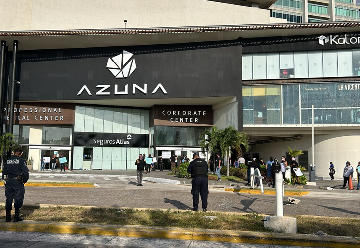 Operadores de Uber protestan para exigir freno a ataques de taxistas dlvr.it/T4blwM