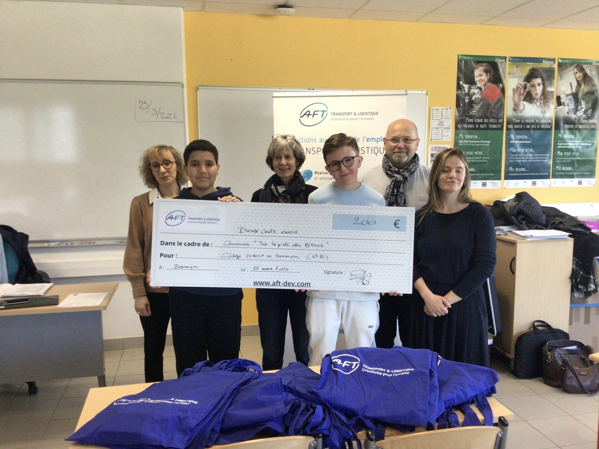 ClgDiderot's tweet photo. Belle récompense pour une classe de 4ème du @ClgDiderot avec la remise du prix (200€) par la @FNTR pour le concours « Sur la piste des métiers » grâce à l’appui de @AFT_TL , ou comment décliner le #ParcoursAvenir au collège !
@NathalieAlber15 @acbesancon @diderot25 https://t.co/fXI7lOJgJW