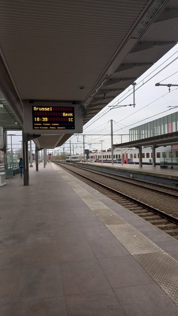 On our way to say Adieu to the first #nighttrain #traindenuit #Nachtzug #nachttrein <a href="/EuropeanSlpr/">European Sleeper</a> from #hub4brussels to <a href="/visitprague/">Visitprague.cz</a> <a href="/VisitoPrague/">VisitPrague</a>