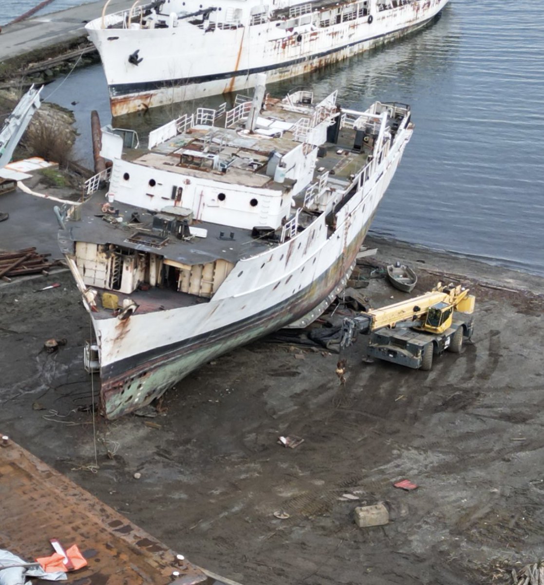 malloyd60's tweet image. How about removing Shipbreaking from an ecologically sensitive ecosystem where over half of BC shellfish are produced? It belongs in heavy industrial port not beaching vessels and discharging heavy metals into Baynes Sound! globalnews.ca/video/10379657…