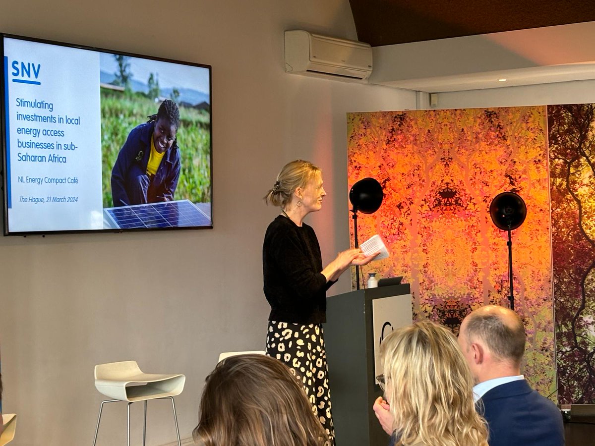 Recently, SNV hosted the first NL Compact Café of 2024, focused on 'Stimulating investments in local businesses.' Sparking insightful discussions, attendees explored closing the #cleanenergy investment gap. More on the Energy Compact⬇️ bit.ly/4anWdnC #Investment #SDG7