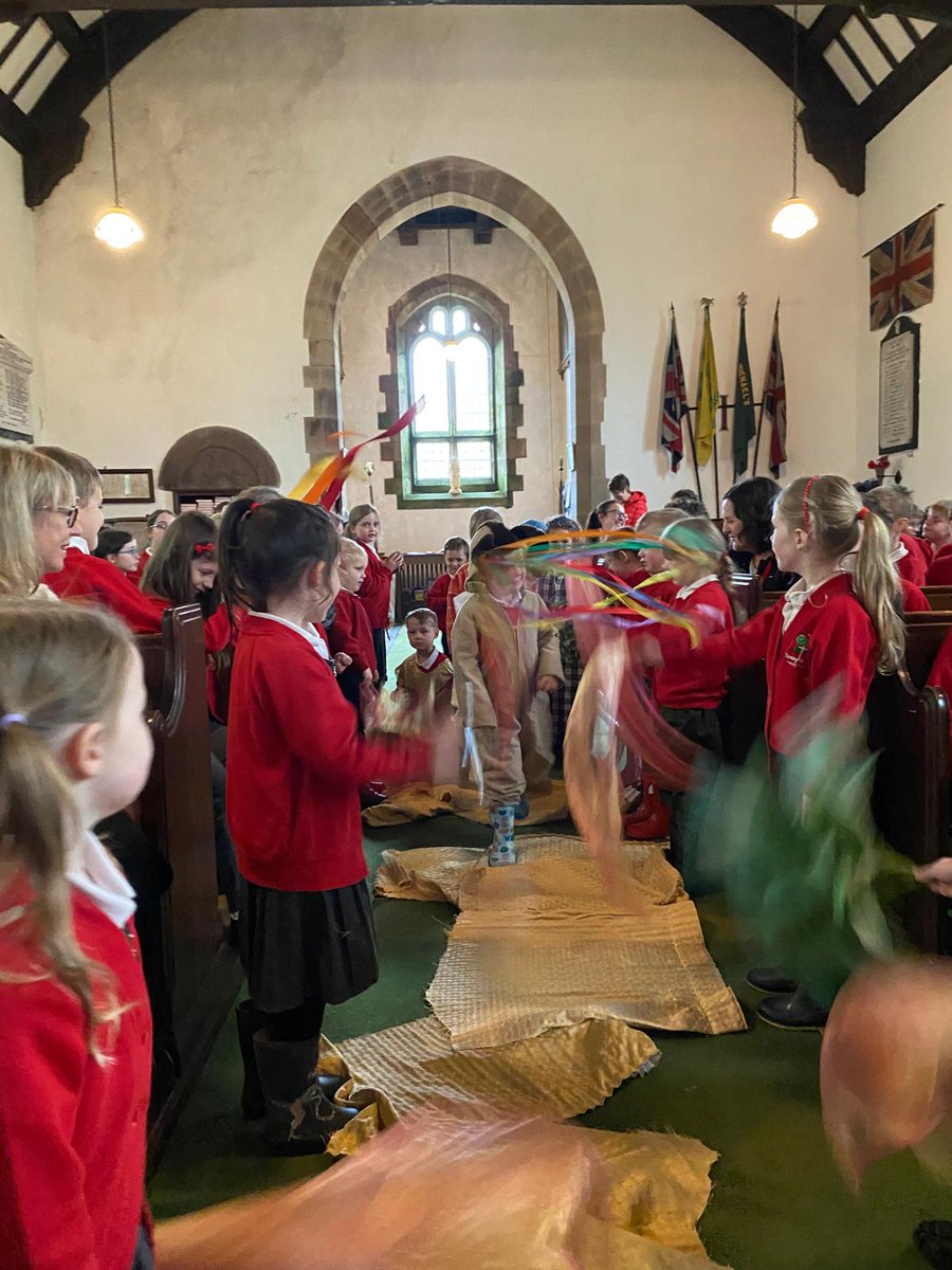 Pennington_2016's tweet photo. We all got a little wet on the way up to church this morning but it didn't dampen our spirits and we all sang our hearts out! What a lovely service and a great performance of the Easter Story by Reception class, well done everyone and a #happyeaster2024 #easter #PalmSunday ✝️🐣 https://t.co/IjQBaS4gi6