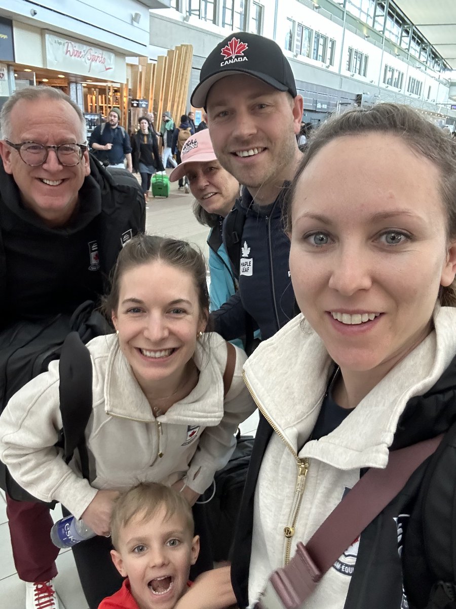 Geoff Walker (@gwalker71) on Twitter photo Ran into a few #WorldChamps in #YEG on my way to Switzerland. Hoping some of <a href="/RHoman89/">Rachel Homan</a> magic was passed onto me 😉🤞🏻🥇#LetsGo Ran into a few #WorldChamps in #YEG on my way to Switzerland. Hoping some of <a href="/RHoman89/">Rachel Homan</a> magic was passed onto me 😉🤞🏻🥇#LetsGo