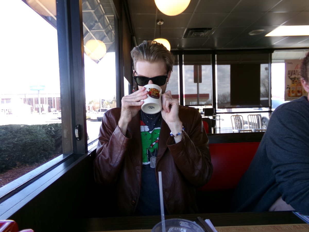 ๐ฒ ๐ค๐๐ง๐ญ ๐ญ๐ฒ๐ฅ๐๐ซ ๐ซ๐๐๐ tweet media