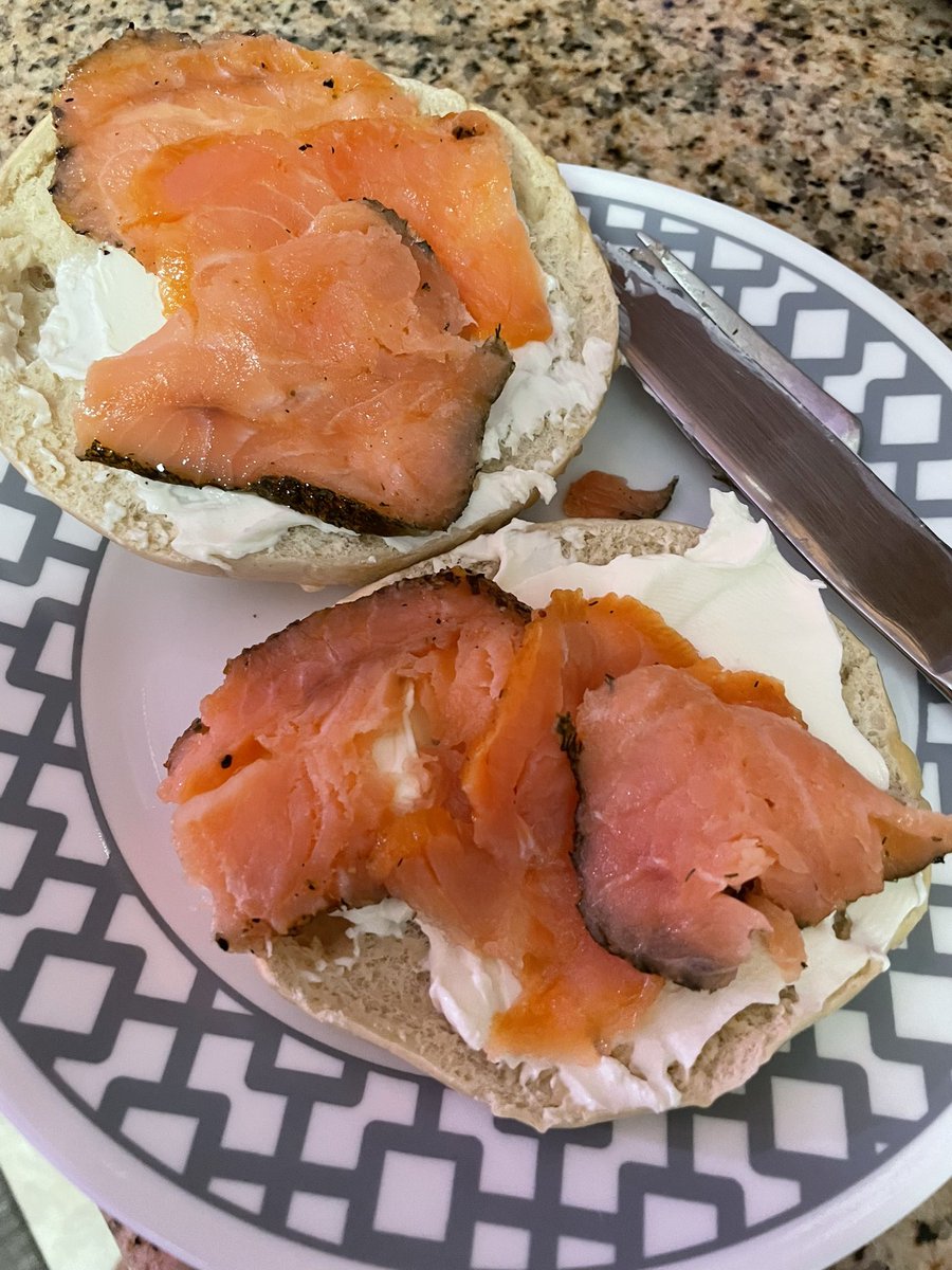 Bagel complete

SHOUTOUT TO COSTCO FOR 4 DOLLAR SNOMED SALMON
