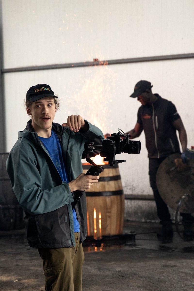 casknolia's tweet image. 🎥 Today we have welcomed the fantastic group of #pacedocs project from Pace University (New York) in the cooperage. They have been filming part of a documentary about the cooperage in our facilities.