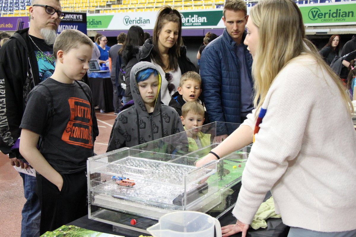 IFC's outreach program travels all across the state! Last week, we had a chance to connect with more than 2,500 kids and families at different events to discuss flood awareness. Many thanks to all our partners who organize these events! @IowaSTEM @UIowaEngr @IIHRUIowa