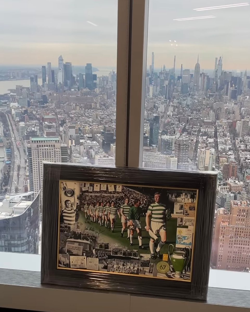 The work does make it to some amazing places! 'Glittering Prize' print in Manhattan, framed by @watershedframes in Cumbernauld! 😂 Photo courtesy of @liam_mcgrandles gerardmburns.com #celticfcfoundation #lisbonlions #newyorkcity