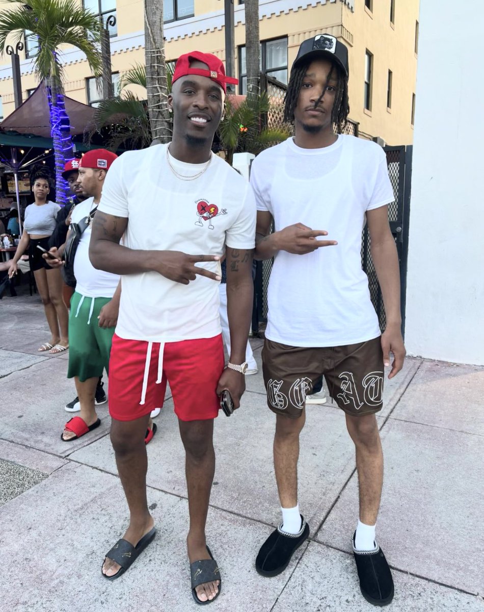 CelebFeetArchives tweet media