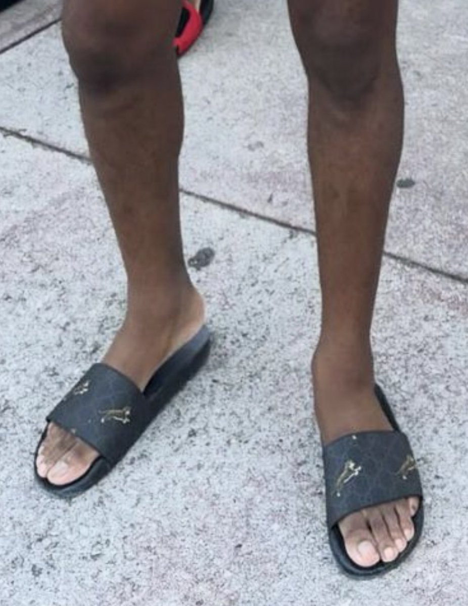 CelebFeetArchives tweet media