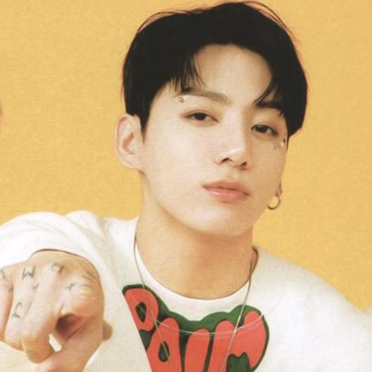 starpyxys's tweet photo. #jikookau short au- 𝐎 𝐬𝐨𝐥 𝐞 𝐚 𝐥𝐮𝐚

O sol... pediu a lua em casamento
E a lua, disse 
"Não sei, não sei
Não sei, me dá um tempo". https://t.co/b1o58ybrS7