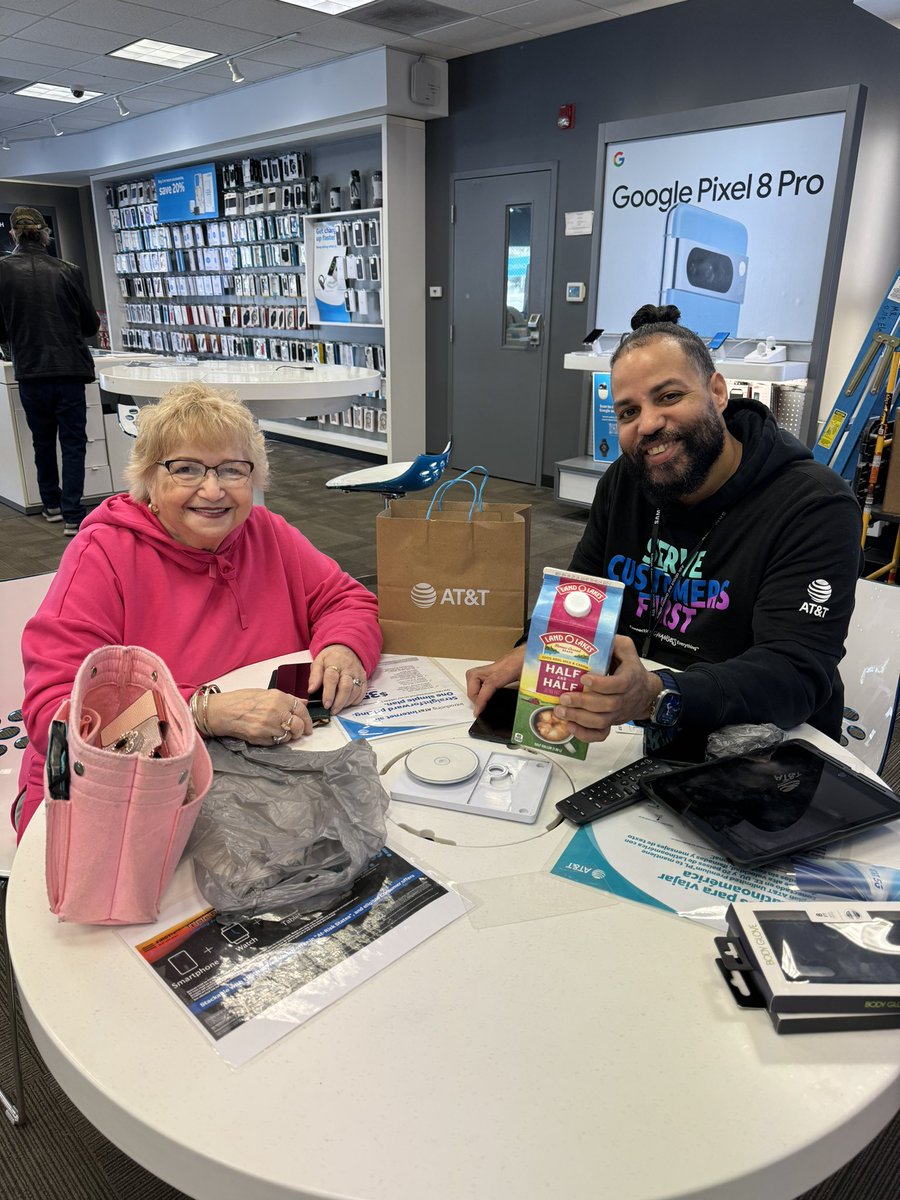 Ap (@algenis_401) on Twitter photo SURPRISE SURPRISE!
Shirley our customer was so happy of Hector’s CX here in the #HazzyTeam that she had to come back to bring us a Half&Half!
IYKYK, yes she knows! 😂☕️#MotorOil
#OHPASERVE
<a href="/ricrubio74/">Ric Hernandez</a> <a href="/KDeSantiago5/">Karla DeSantiago 🇲🇽</a> <a href="/team_oselett/">Danielle Oselett</a> SURPRISE SURPRISE!
Shirley our customer was so happy of Hector’s CX here in the #HazzyTeam that she had to come back to bring us a Half&Half!
IYKYK, yes she knows! 😂☕️#MotorOil
#OHPASERVE
<a href="/ricrubio74/">Ric Hernandez</a> <a href="/KDeSantiago5/">Karla DeSantiago 🇲🇽</a> <a href="/team_oselett/">Danielle Oselett</a>