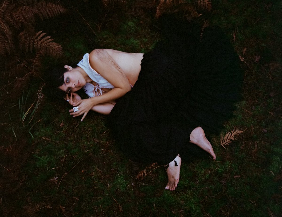 Bat for Lashes (@batforlashes) on Twitter photo Thank you so much to <a href="/guygarvey/">Melanie Young</a>, <a href="/jowhiley/">Jo Whiley</a> and <a href="/radioleary/">Dermot O'Leary</a> at <a href="/BBCRadio2/">BBC Radio 2</a>, <a href="/maryannehobbs/">maryannehobbs</a>, <a href="/huwstephens/">Huw Stephens</a>, <a href="/tom_ravenscroft/">Tom Ravenscroft</a> and <a href="/djdebgrant/">Deb Grant</a> at <a href="/BBC6Music/">BBC Radio 6 Music</a> and <a href="/JohnKennedy/">John Kennedy</a> at <a href="/RadioX/">Radio X</a> for including Dream of Delphi in their mixes this month. Your support means so much ✨ Thank you so much to <a href="/guygarvey/">Melanie Young</a>, <a href="/jowhiley/">Jo Whiley</a> and <a href="/radioleary/">Dermot O'Leary</a> at <a href="/BBCRadio2/">BBC Radio 2</a>, <a href="/maryannehobbs/">maryannehobbs</a>, <a href="/huwstephens/">Huw Stephens</a>, <a href="/tom_ravenscroft/">Tom Ravenscroft</a> and <a href="/djdebgrant/">Deb Grant</a> at <a href="/BBC6Music/">BBC Radio 6 Music</a> and <a href="/JohnKennedy/">John Kennedy</a> at <a href="/RadioX/">Radio X</a> for including Dream of Delphi in their mixes this month. Your support means so much ✨