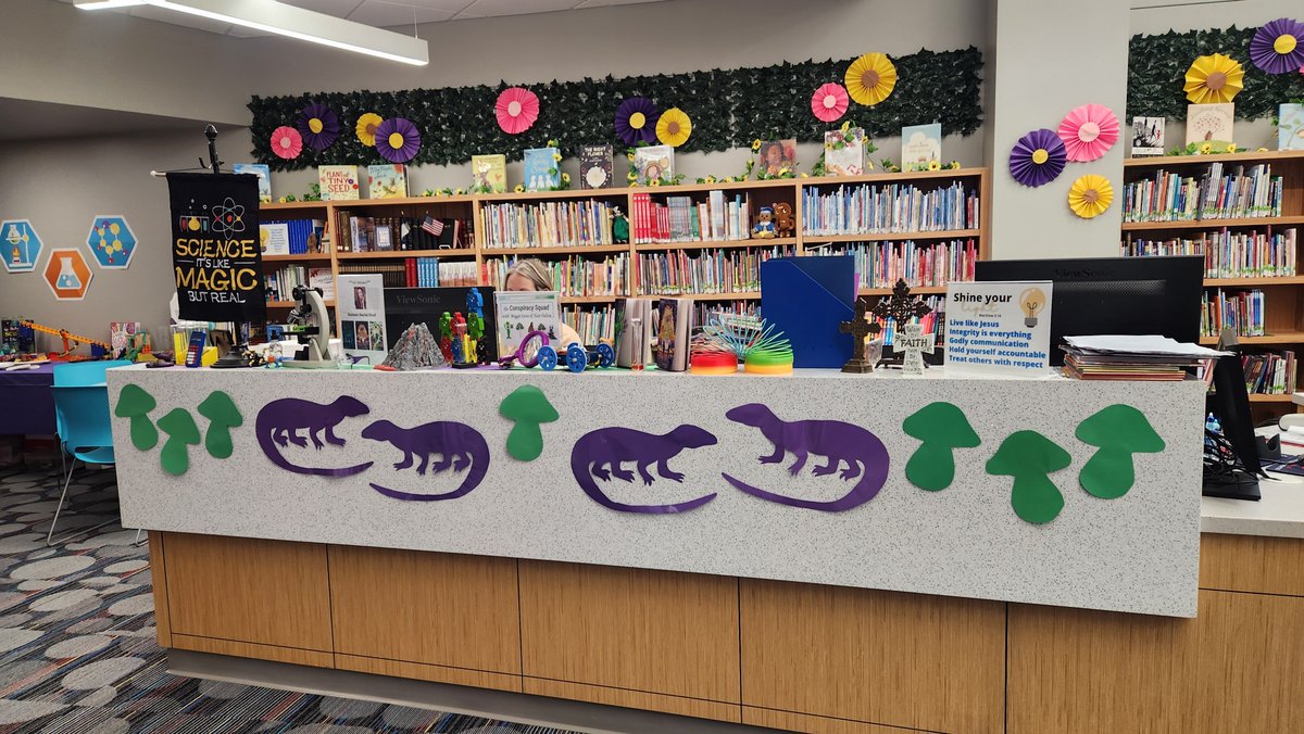 Librarians are amazing! I just had a super school visit sharing about the weird science in The Mutant Mushroom Takeover &amp; Attack of the Killer Komodos. The whole library was decorated with mushrooms, komodo dragons, and other book-themed swag! ❤️🍄🦎#librariansrock #librarians