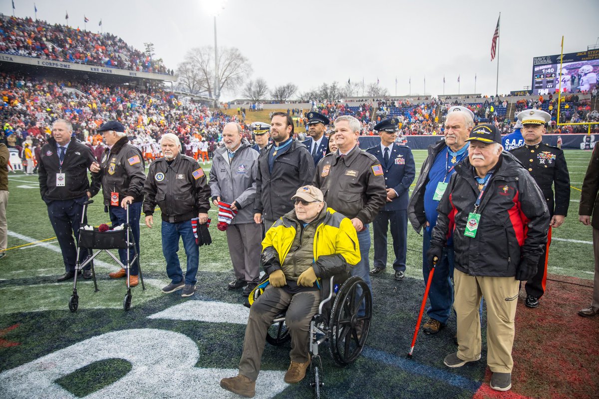 Today is National Medal of Honor Day! The #MilitaryBowl honors each American hero who has received the Medal of Honor🎖️ We were proud to host 8 Medal of Honor recipients at a pregame reception and recognize them on field at the 2023 #MilitaryBowl!