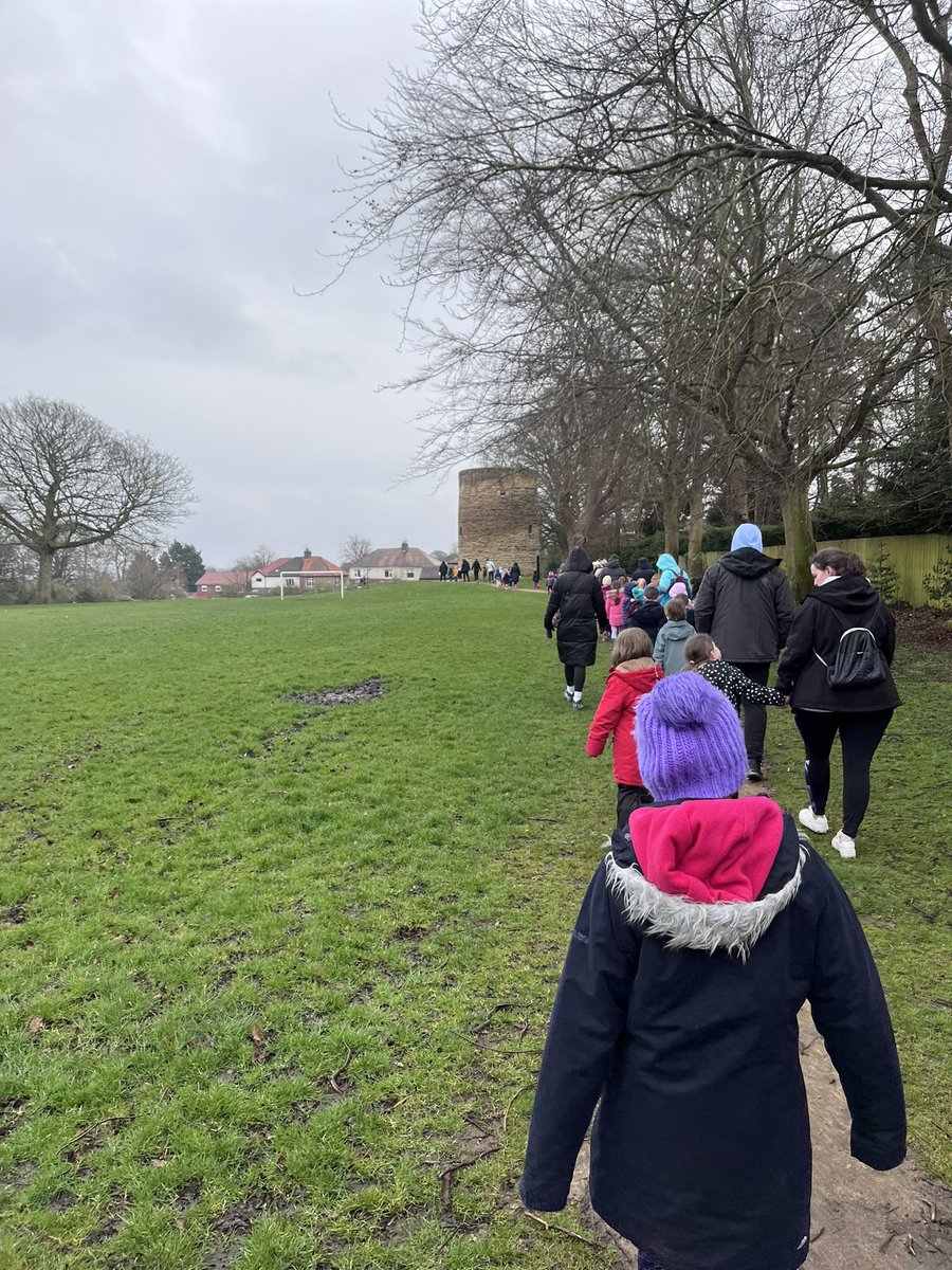 Well done to Reception and Key Stage 1 for completing their #BigLentWalk around Chase Park today to raise money to support the great work of @CAFOD . We thought about how our small actions in Lent can make a big difference to others! 💜 justgiving.com/page/whickhams…