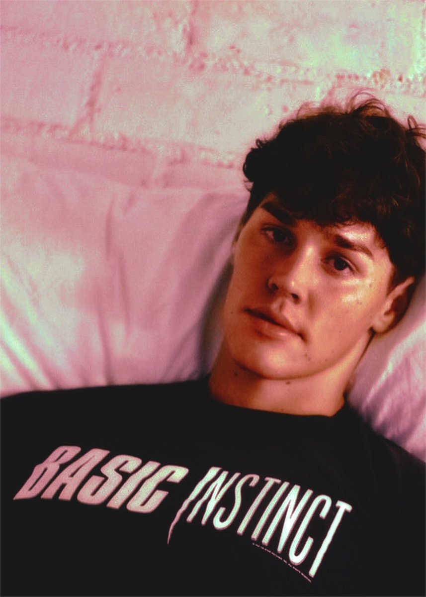 BALLINGBULLY's tweet image. ⠀  ⠀
no  homo  bruh. 
      —   ↺  +  ♡︎ = plots 
⠀  ⠀