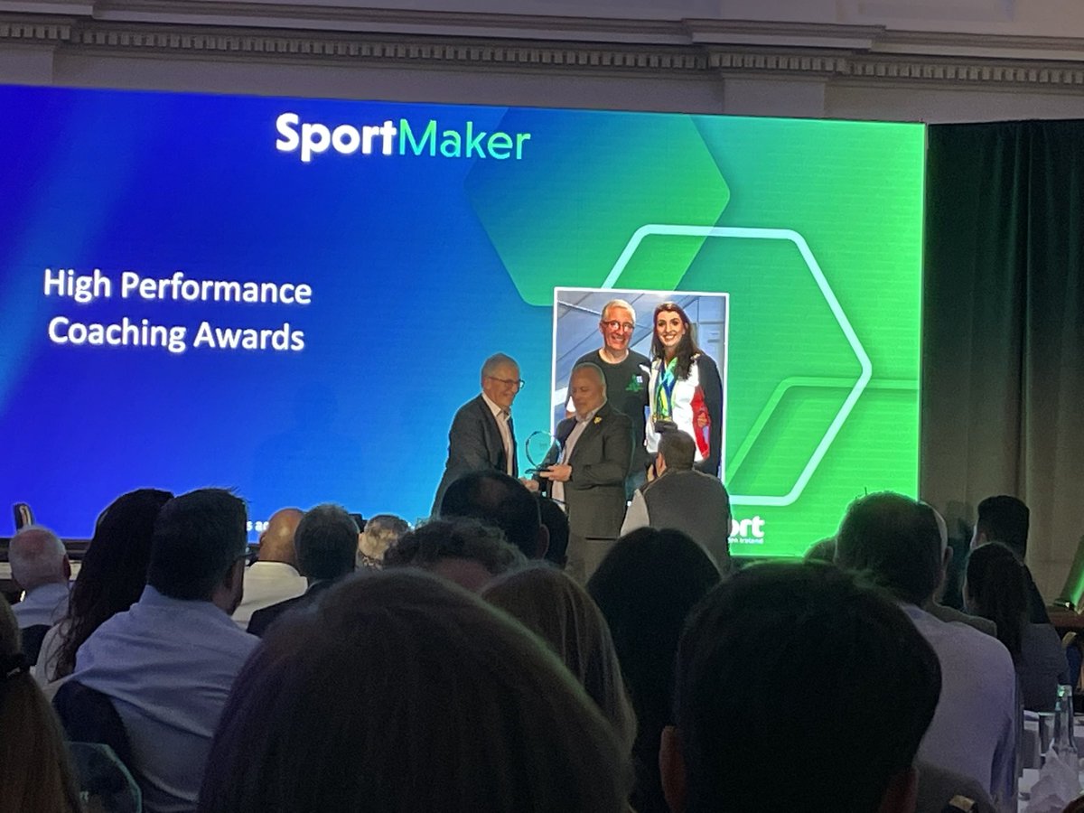 Nelson Lindsay was awarded a High Performance Coaching Award tonight at the Sportmaker Awards #sportmaker 🎉👏👏