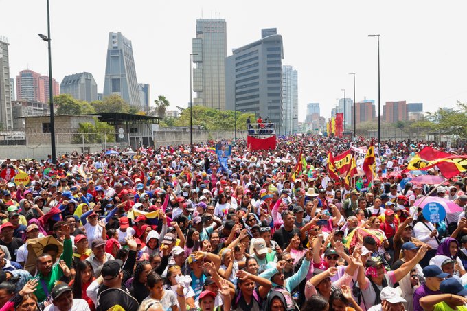 La alegría está en la calle...