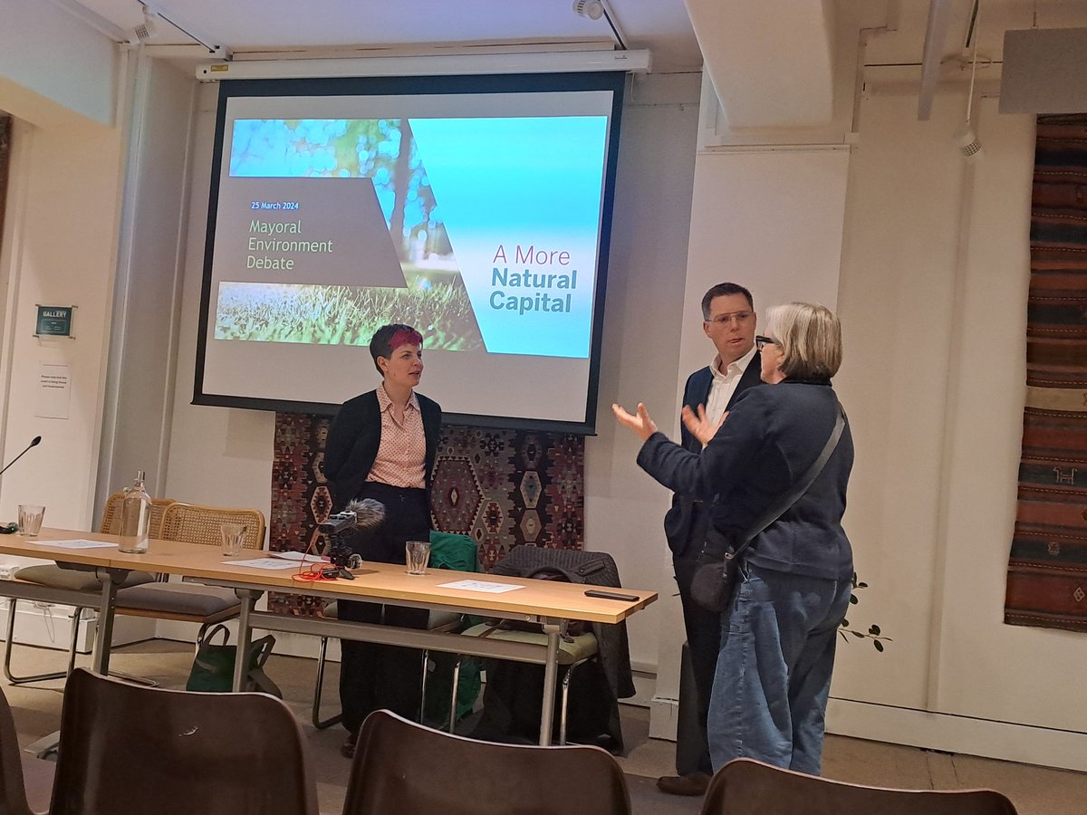 #AskTheMayor me & @innerlondonramb are at the London Mayoral Environmental hustings hosted by @CPRELondon @ZoeGarbett @CarolineRussell from @thegreenparty along with @LibDems @robblackie pictured