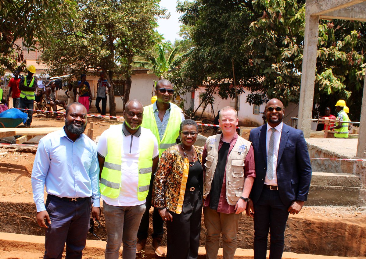 I was honoured to join Mayor @yakisawyerr Dep. Mayor @KwekuLisk @FCC_Freetown as we kick off construction of 25 Water Kiosks under @UNCDF @ilo @UNPeacebuilding Women for Water & Peace project, to mitigate water conflict and empower women in Freetown’s informal settlements.