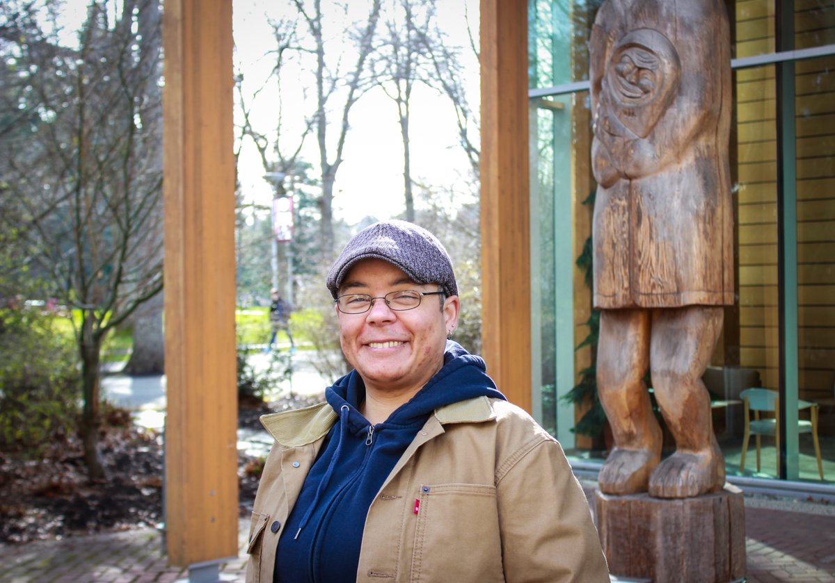 🙌🎉Congratulations to Carla Osborne (@uvichistory), recipient of the Faculty of Humanities Gold Medal for Outstanding Doctoral Dissertation for her project, '“We Know Where We Are”: The Role of Place in Indigenous Historiography By Haudenosaunee and Northwest Métis Historians.'