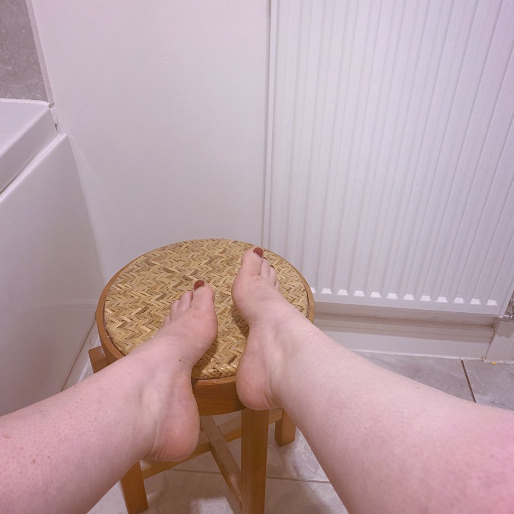 I’d much rather be resting them somewhere else 😈

[feet * foot fetish * soles * toes * pedi]