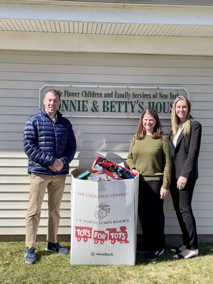 Thank you to Suffolk Co. Legislator Chad H. Lennon and Toys for Tots for your generous toy donation! You are helping us to brighten the day for children and youth in our programs!
