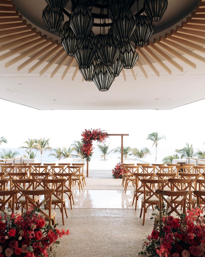 Let sweeping ocean views set the scene for a picture-perfect wedding. Whether you envision an intimate exchange of vows or a grand celebration, our expert team will craft an evening you'll cherish forever. Photos via @weddingfactorymexico