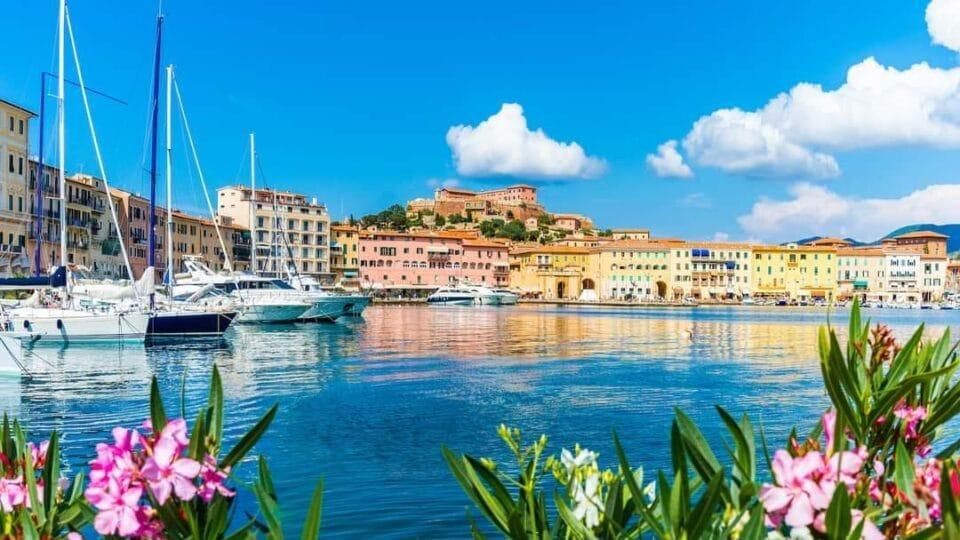 What is a flotilla and why should your next vacation be on a boat? buff.ly/4aiZLYm