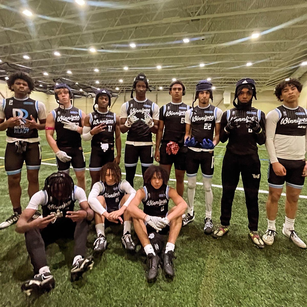 @recruitready with the Top High School and Middle School Ballers from Manitoba and some of the Top players in Canada🇨🇦 were down in Chicago this past weekend for  <a href="/Championship7v7/">Championship 7v7</a> <a href="/TopGunQB/">COACH HOFF</a> 7v7 Tournament !
#RRFAM